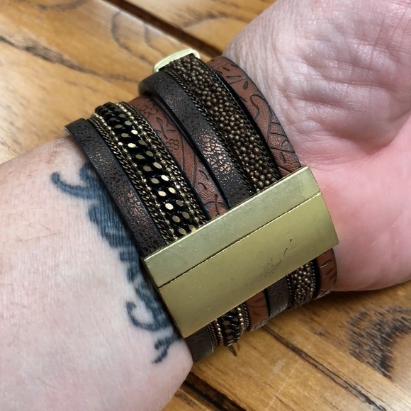 Strappy Leather Bracelet with Magnetic Closure - Picture 2 of 9
